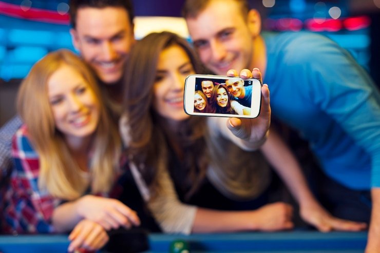 Antarmuka aplikasi mobile japanbet menampilkan saldo poin loyalitas dan meja dealer langsung